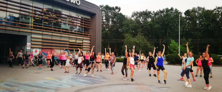 Zumba pod Areną w Legionowie